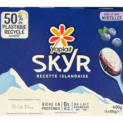 Skyr sur lit aux myrtilles yoplait