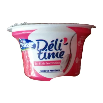 Encas riche en protéines sur lit de framboise Délisse